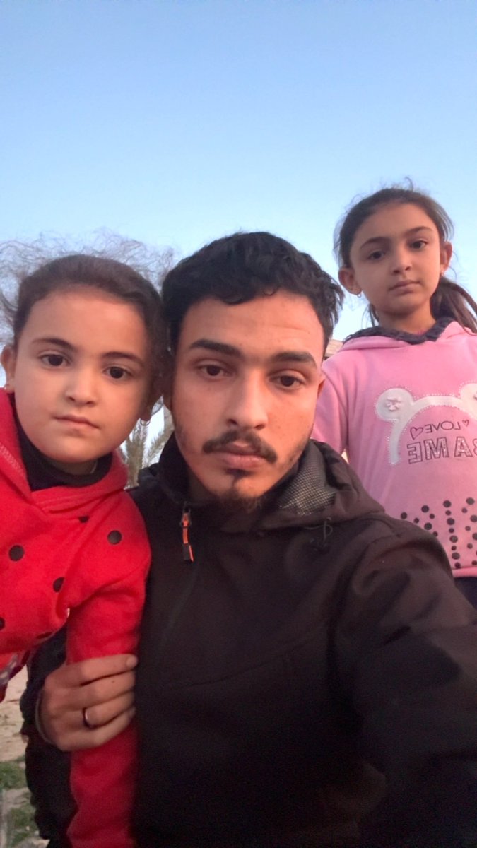 All7m_Mahmou14d's tweet photo. PLEASE DON'T SKIP ME :((

My account has been restricted, 
So, my gfm doesn't appear to everyone! 
Please support my family gfm !!
by sharing and quoting and donating 💔🙏🏻🚨

Please, Leave a comment 🇵🇸 or 🍉
Donate here 🥺🍉
https://t.co/uhJgfP3ZDw https://t.co/r9JbWTeGH1