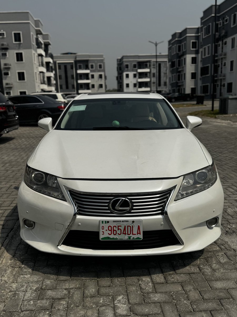 Donshesco's tweet photo. @lollypeezle Lexus ES350 2014
Tokunbo 
Low mileage 
Buy peace of mind 

Price : 23m https://t.co/1V1MyJ9v5I