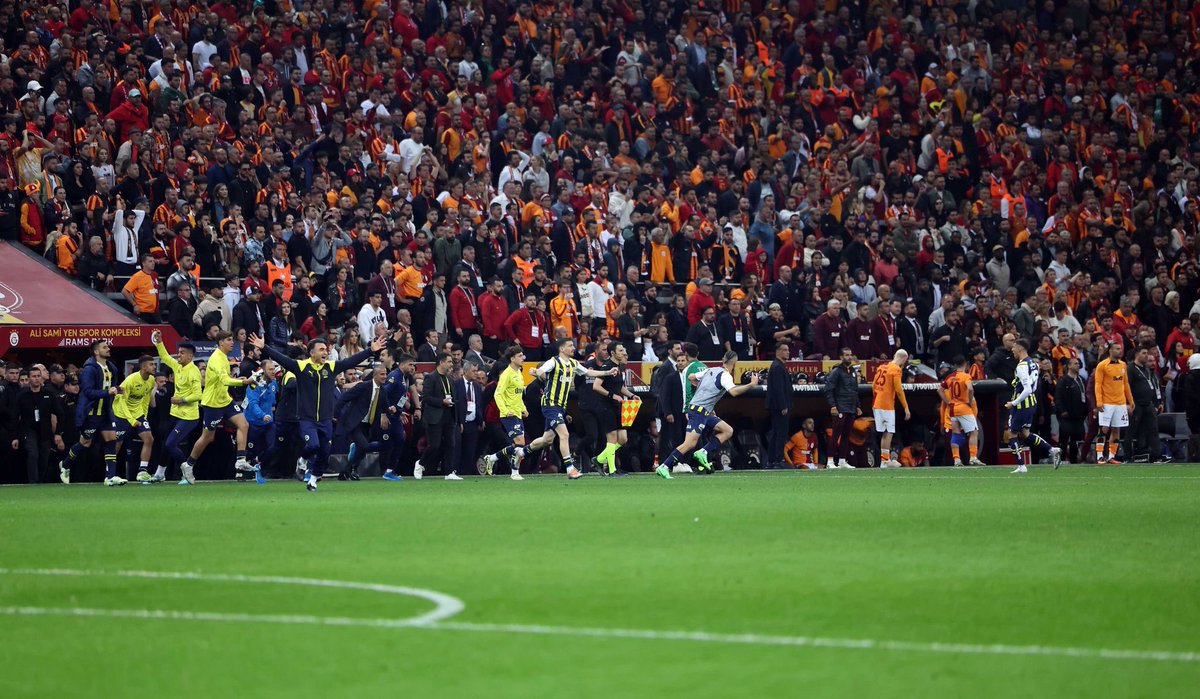 Nasıl geldiğimizi en iyi siz bilirsiniz.

BU DEFA 10 KİŞİYLE Mİ GELELİM, 11 Mİ? 🤔