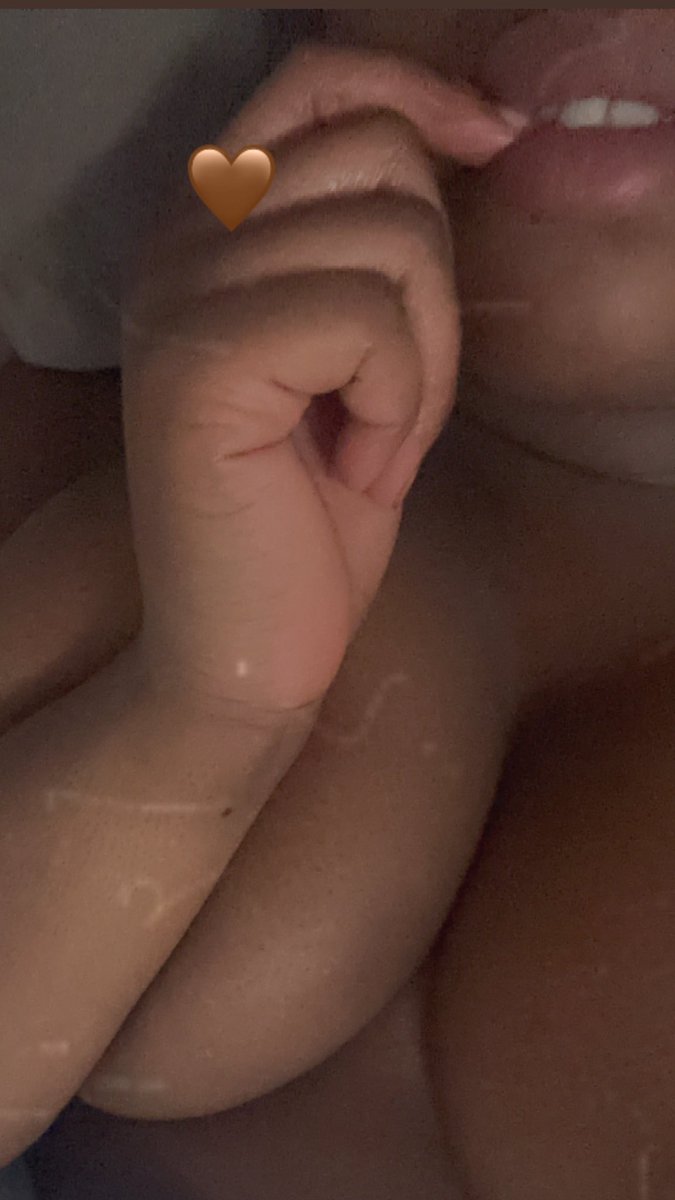 Du kleine weiße Sau. Spritzen die Scheine schon aus dir raus suchen!tte. Spritz mich voll mit den Scheinen !!😈💶💶