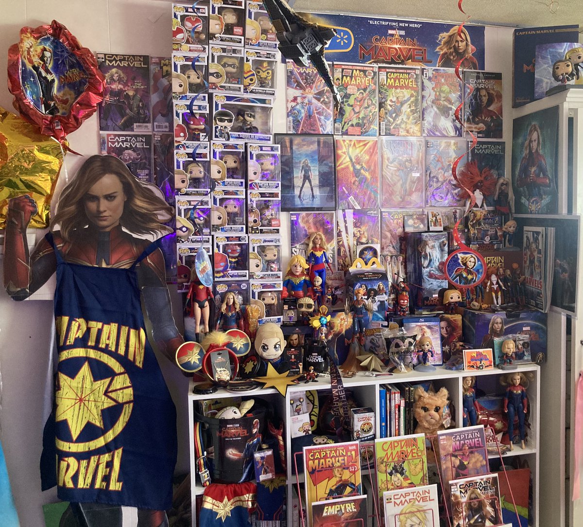 CarolCrave's tweet image. Carol collection update! 🌟 Added this new cube unit to my second wall and loving the additional space, I also framed and hung up my two copies of her first appearance! ❤️