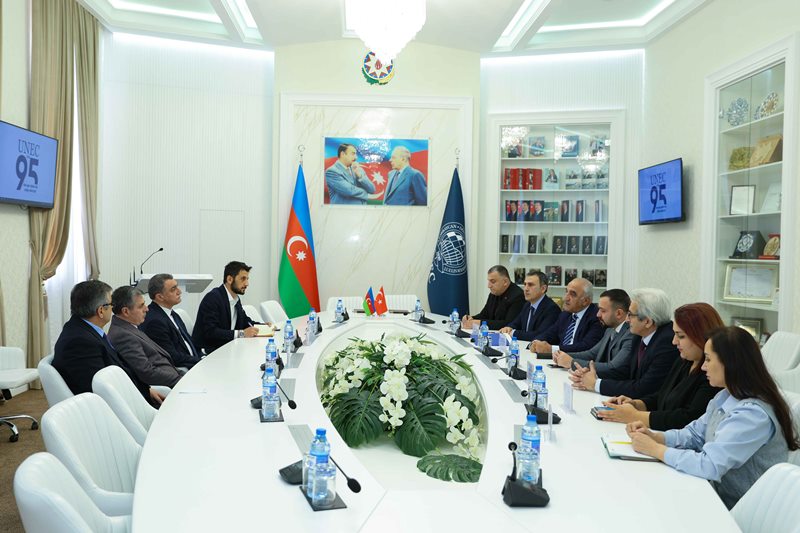 Azerbaycan Devlet Ekonomi Üniversitesi  <a href="/UNECeduaz/">Azərbaycan Dövlət İqtisad Universiteti UNEC</a> ile öğrenci-öğretim üyesi değişimi, konferans düzenlenmesi ve bilimsel araştırma alanlarında protokol imzaladık. UNEC Rektörü Prof. Adalat Muradov'a ilgileri için teşekkür ederim.

m.youtube.com/watch?v=7W5IEn…