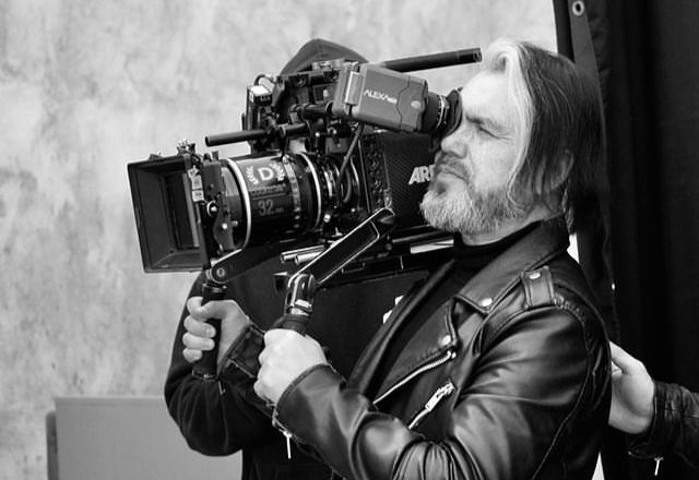 JorgeOlguinFilm's tweet photo. Ya son 25 años con cámaras al hombro filmando y grabando mis largometrajes! 
Fotos Preproducción #AngelNegro (2000) #JuicioalosBrujos (2025) !! https://t.co/7uz9xpg1ni