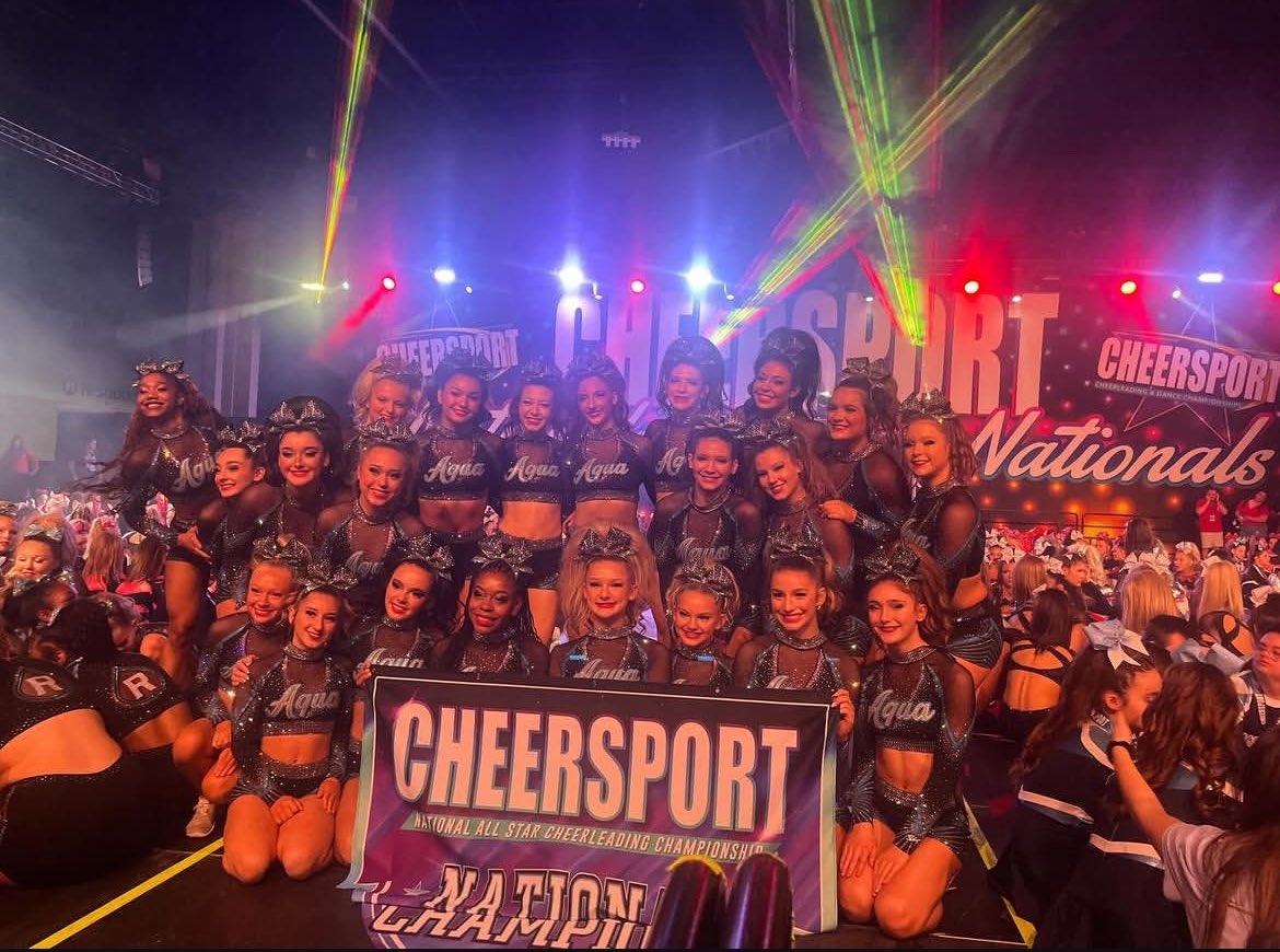 jocebakota's tweet photo. I’M A B2B CHEERSPORT CHAMP 💧#ldth #rainaqua #limitedsmallsenior #CHEERSPORT🍑 https://t.co/if29Lx7Eg8