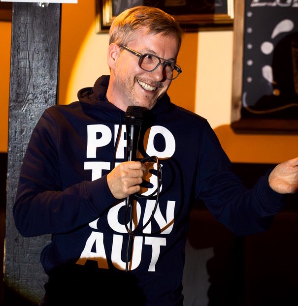 Protestonaut's tweet image. Mal sehen, wie die neuen Sachen ankommen… Morgen ab 19:30 Uhr im Kabarett Obelisk, Charlottenstraße 31, in Potsdam. Der Eintritt ist frei 🎉