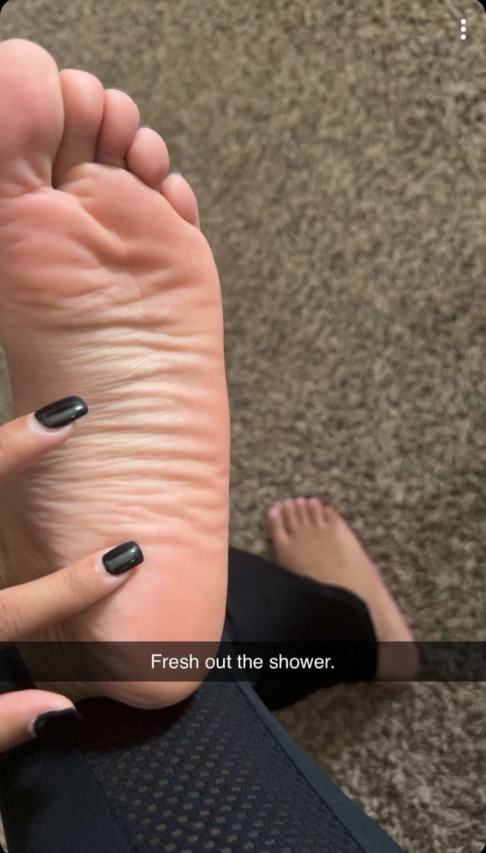 Supa Peach feet &amp; soles are fire smh