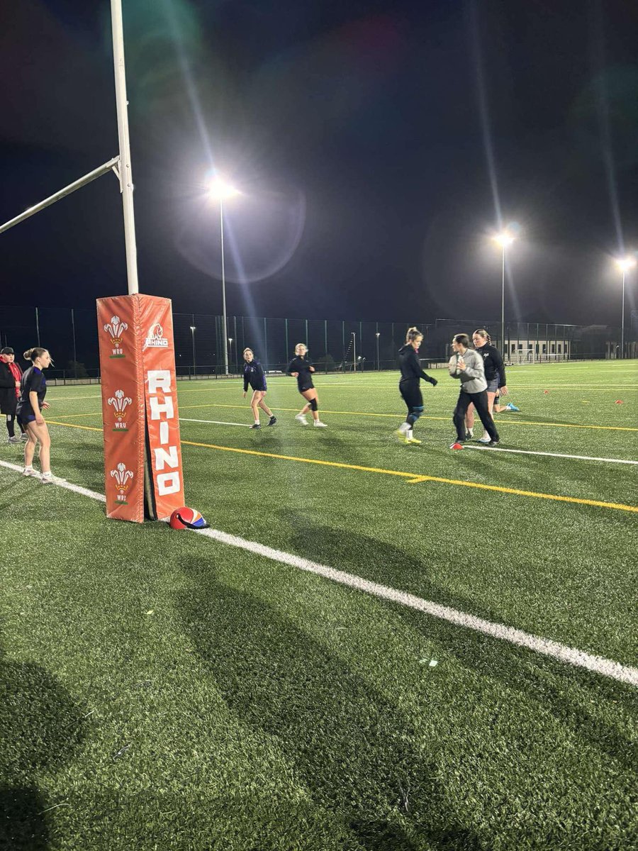 𝐆𝐢𝐫𝐥𝐬 𝐮𝟏𝟔𝐬 𝐄𝐏𝐏 𝐒𝐞𝐬𝐬𝐢𝐨𝐧 𝟑 ☑️

Fantastic block so far with players coming from across Pembrokeshire to keep developing and learning. 

Looking forward to seeing them push on 🏉 

#HERStory #Development #WRUHub