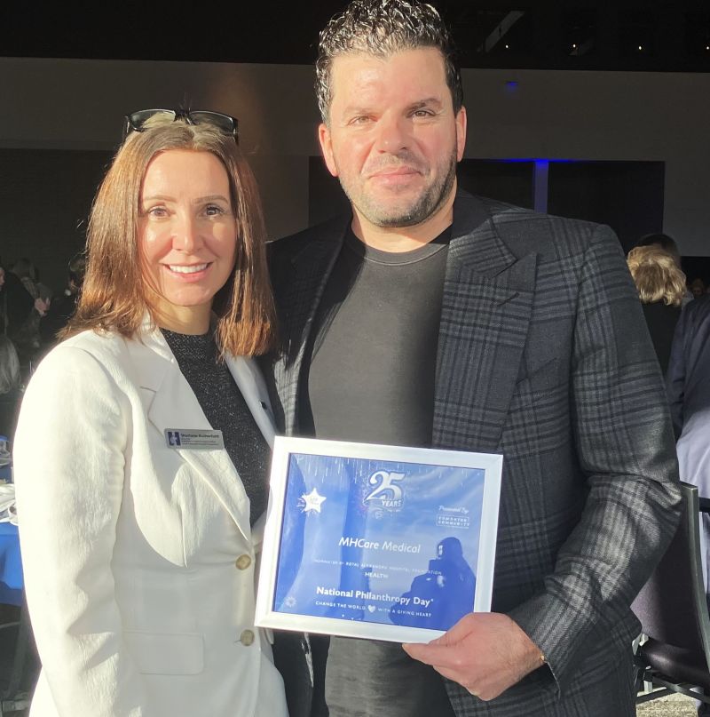 Danielle Smith (Parody) (@abdanielsmith) on Twitter photo This is Sam Mraiche, CEO of MHCare.
Sam benefitted from over $614M UCP gov't contracts for defective face masks, Turkish pain meds, CSFs, & more.
Sam gave NHL playoff Skybox tix to UCP MLAs & staffers.
Sam is suing <a href="/TheBreakdownAB/">The Breakdown</a> to silence them for reporting his connections. This is Sam Mraiche, CEO of MHCare.
Sam benefitted from over $614M UCP gov't contracts for defective face masks, Turkish pain meds, CSFs, & more.
Sam gave NHL playoff Skybox tix to UCP MLAs & staffers.
Sam is suing <a href="/TheBreakdownAB/">The Breakdown</a> to silence them for reporting his connections.