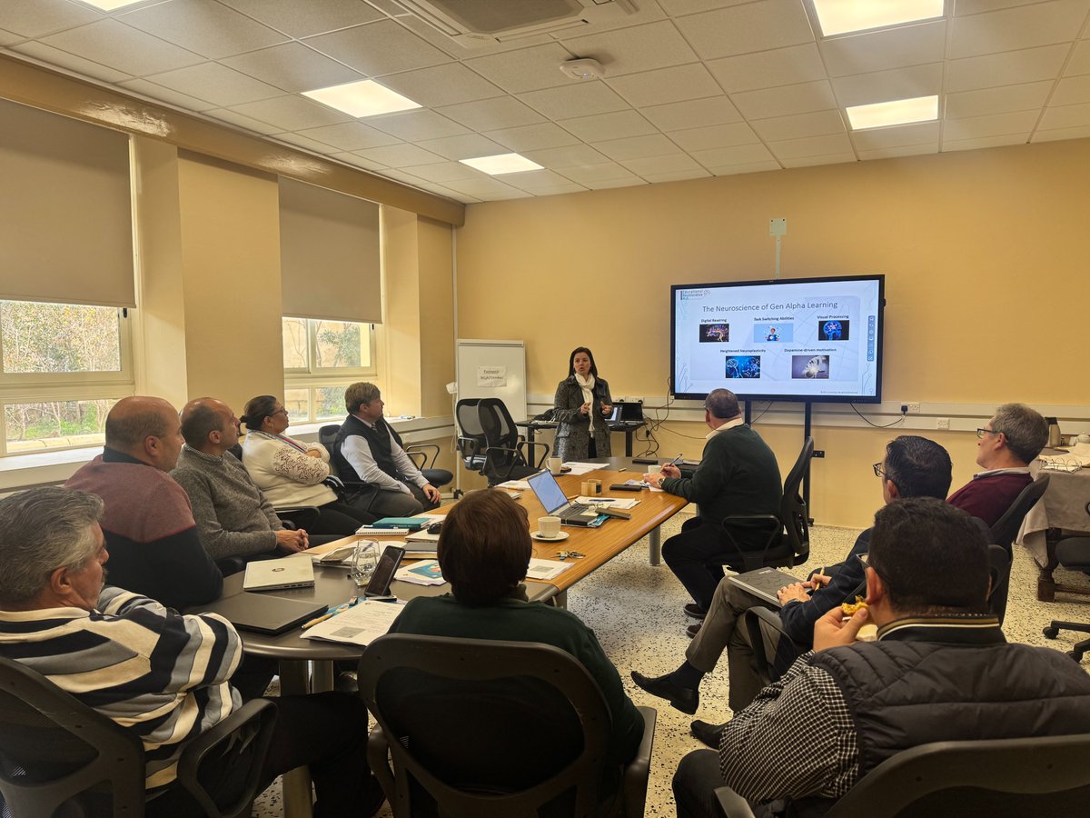 akirE_aelaG's tweet image. What a fantastic week of training, delivering sessions to two COHs with incredible Heads of School who prioritise the Science of Teaching and Learning!