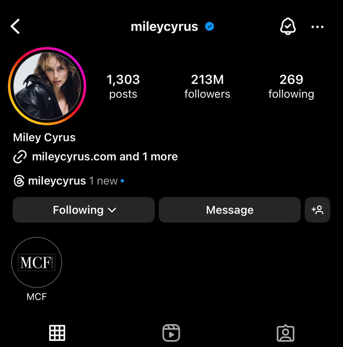 PInsider_'s tweet photo. Miley Cyrus has deleted all of her highlights on Instagram! 🚨 she is coming https://t.co/jFK17DnpFO