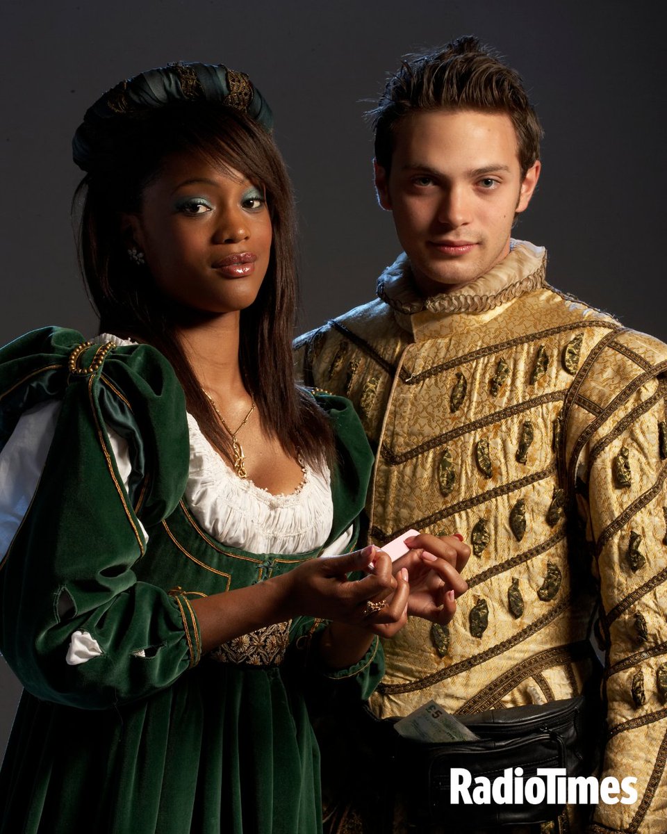 RadioTimes's tweet photo. No thoughts, just this 2005 Shakespeare-themed #EastEnders photoshoot from the Radio Times archive.

📸: Nicky Johnston

See EVEN MORE photos from the archive in our special EastEnders 40th anniversary bookazine, available for free at https://t.co/tmBpGkxEv9 https://t.co/zHZQXuFYP1