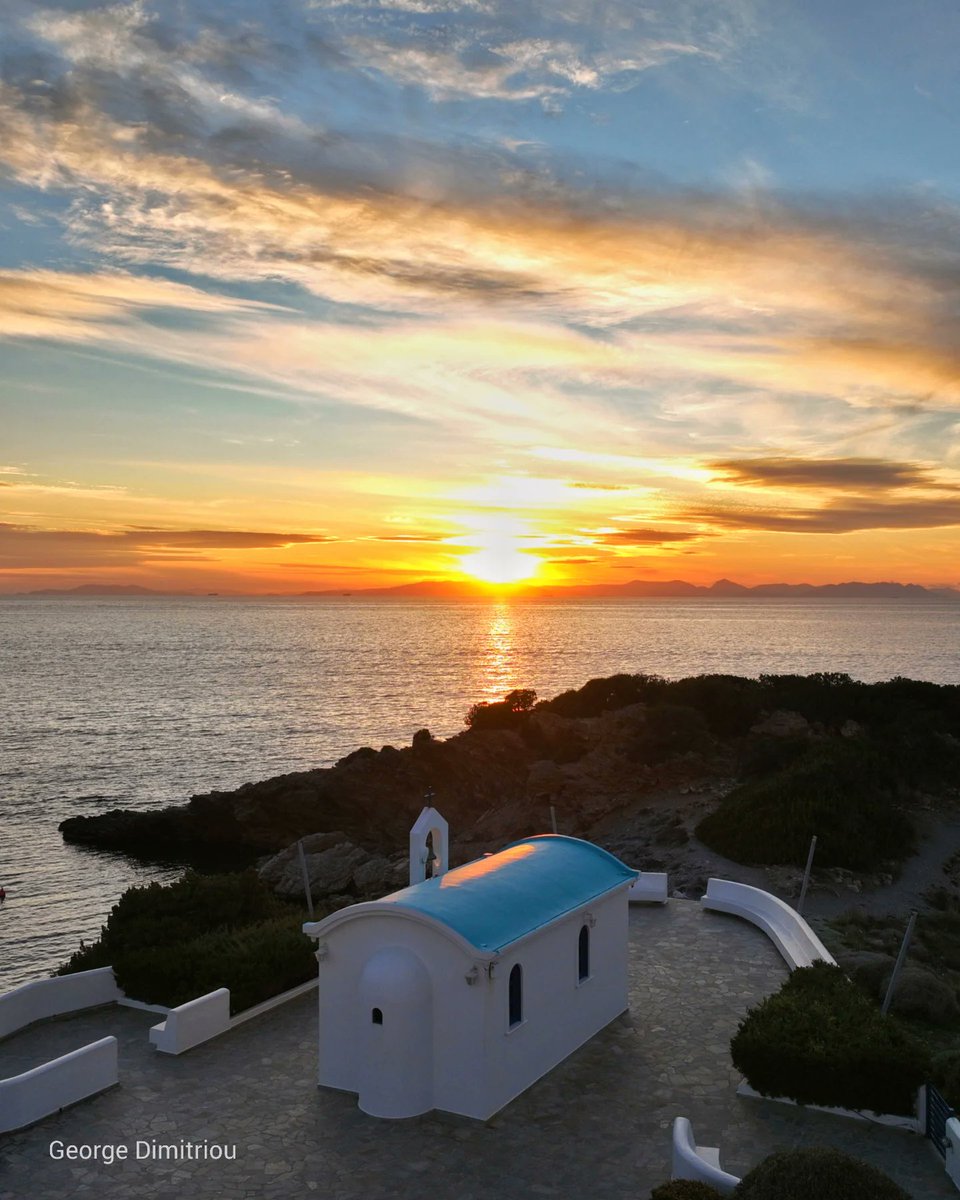 #Ormos #Katafigi in #Thymari, #Attica, is a hidden gem where crystal-clear waters meet rugged coastal beauty, offering a serene escape just a breath away from Athens. 🇬🇷
📷 george__dimitriou