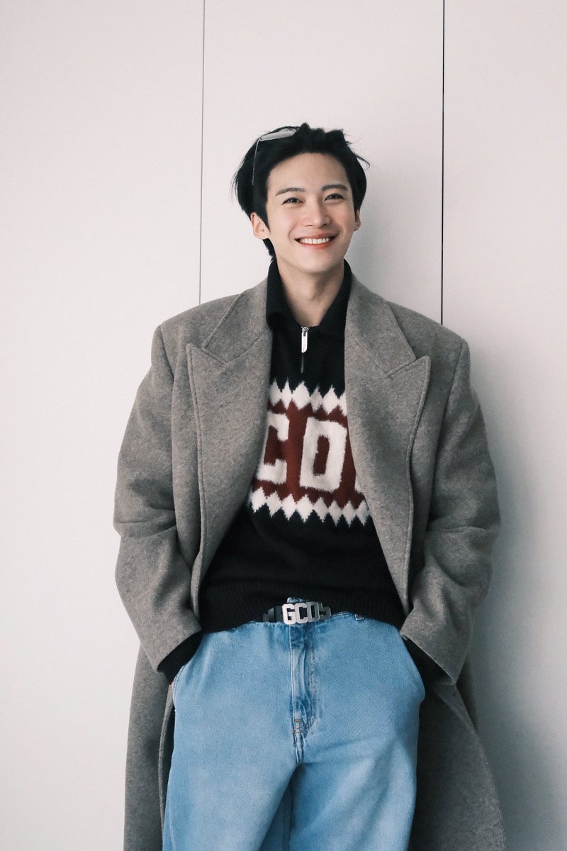 CentralPENTAGON's tweet photo. 🩶🫠 — AI ESSE SORRISO! Atualizações de Yanan no Weibo  e no aplicativo Xiaohongshu

(1/2)
#YANAN #옌안 #펜타곤
 #PENTAGON @CUBE_PTG https://t.co/ytrYA4Pa2S