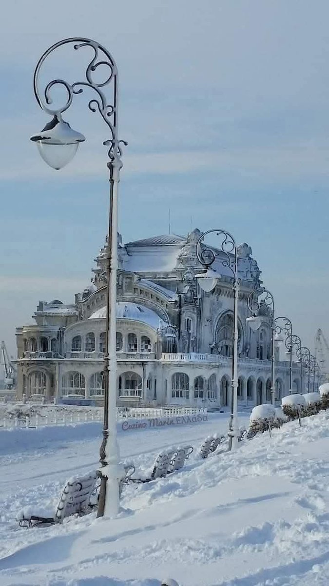 Travel_2Romania's tweet photo. Cazinoul din #Constanța, într-o iarnă de poveste! ❄️ Eleganță, istorie și un peisaj care îți taie respirația. #România #BlackSea
Voi ce părere aveți?
©️ Avangarde by the Sea https://t.co/nUtLYWNsow