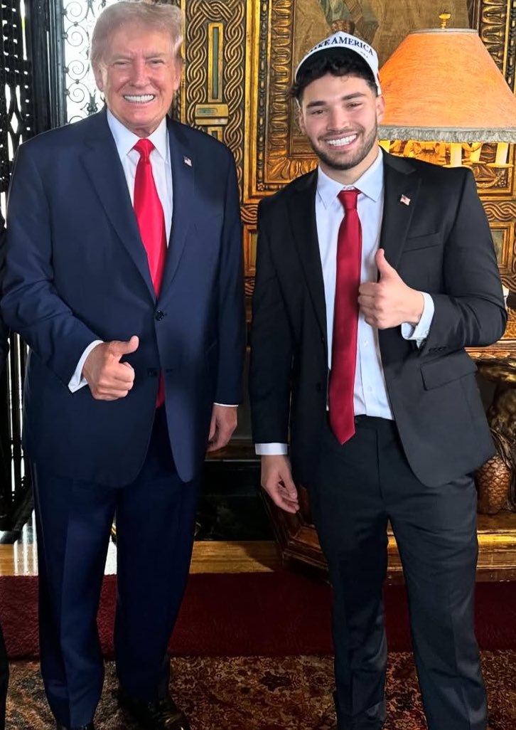 I heard people getting refunds. Can you refund my $300K I bought in your shit scam coin , if not I’m gonna go to President Trump and tell him what happened how yall scammed many Americans and yes I know him personally. See this picture right here is us 

<a href="/JMilei/">Javier Milei</a> <a href="/KelsierVentures/">Kelsier</a>