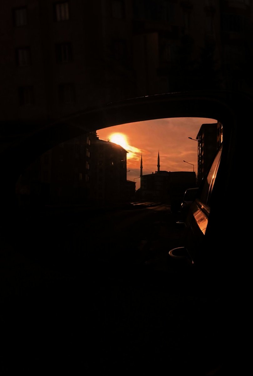 Neyine güveneyim,
De get yalan dünya..🍂