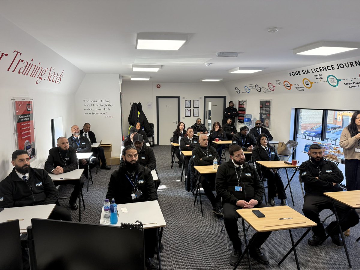 Training day for our officers working in various education sites. @MiahSujel delivered Mental Health First Aid for Youth and Rahbia Chaudarey from <a href="/ChilternLT/">Chiltern Learning Trust - Bedfordshire</a> ran an engaging session on safeguarding in FE colleges.