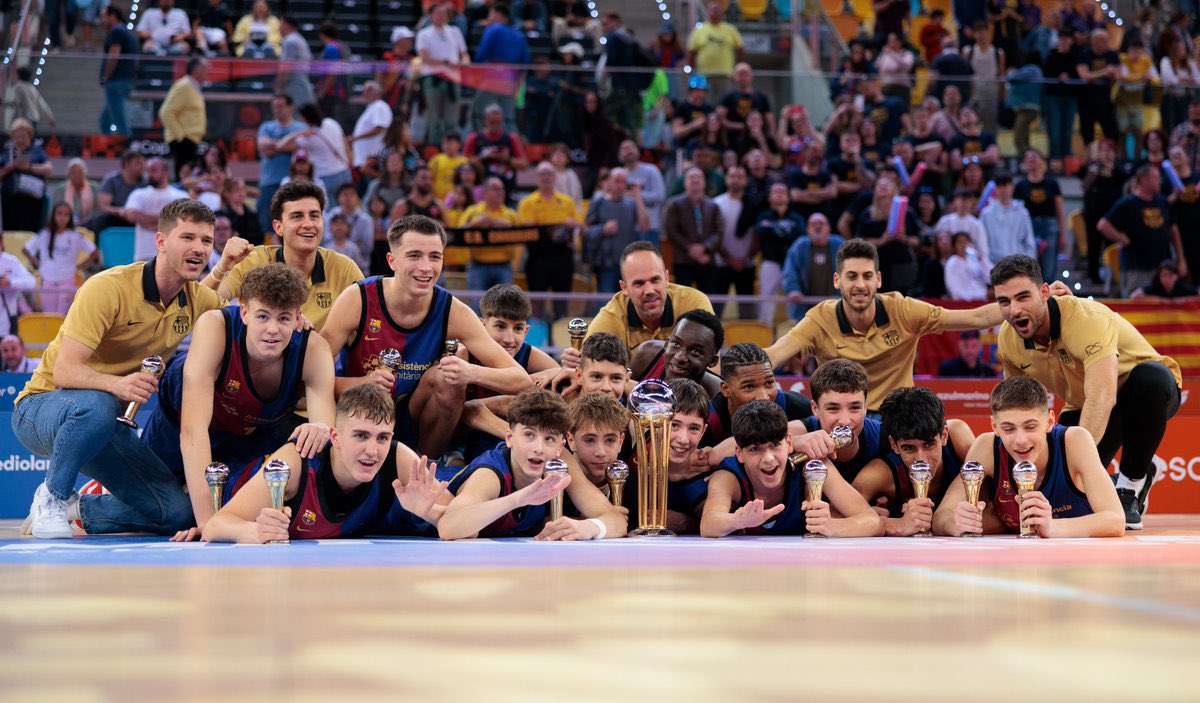 ❗️Una nueva #MiniCopaEndesa terminada. Buena generación la 2011.

🧵⬇️Jugadores interesantes a seguir en medio y largo plazo.