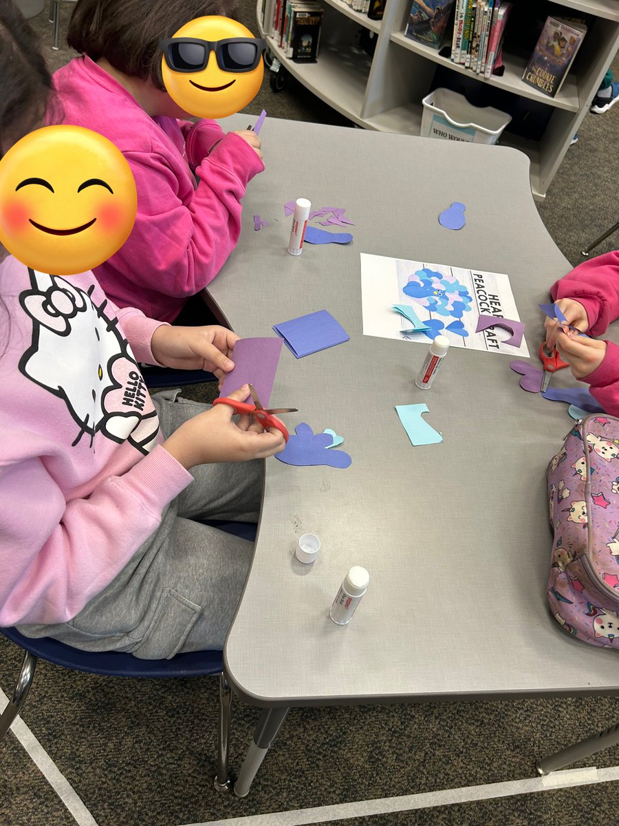 JGeorgopoulos96's tweet photo. Last week in @BestBuddiesCND we made Valentine’s Day peacocks out of hearts we cut ☺️. @CHNortonHDSB https://t.co/9pxOOcdkgQ