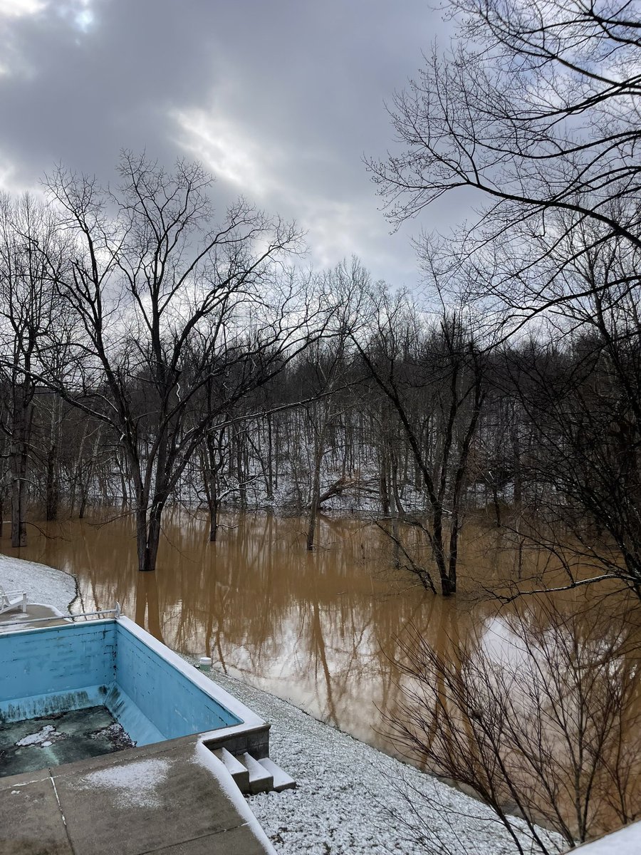 JKessler5's tweet photo. @WSAZnews Hurricane Creek up about 30 ft in Winfield, WV. https://t.co/5VUMQ4sQKV