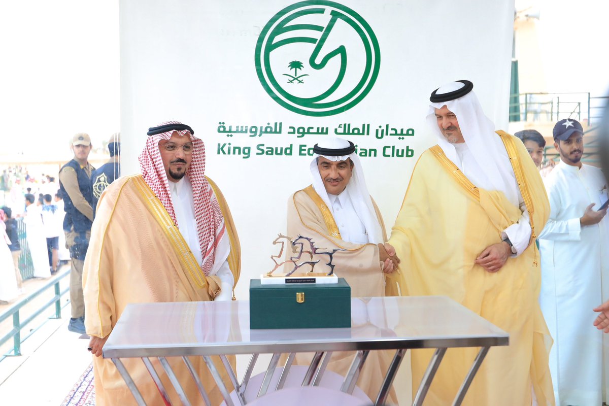 FrosiahQ's tweet photo. طاح المطر واستبشر الناس بالخير
                            المعطي الله .. والعطايا كريمة

'      الشيخ / خالد بن محمد الخضير 
     عضو مجلس إدارة ميدان الملك سعود 

               راعيا لـ #سباق_الدرعية 

شكـراً بحجـم هذا العـطاء المسـتمر نقـولها فـي 
#ميدان_الملك_سعود للفروسية  للشيخ خـالـد 
الخضير ،  لكريم رعايته عرسنا الفروسي المميز.