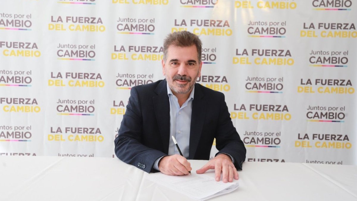 [AHORA] Ritondo en la previa de la reunión del PRO:

"Es importante que el presidente investigue que pasó"

"No vamos a sumarnos al grupo de los fracasados que quiere hacerle juicio político al presidente"

"El presidente es sincero"
