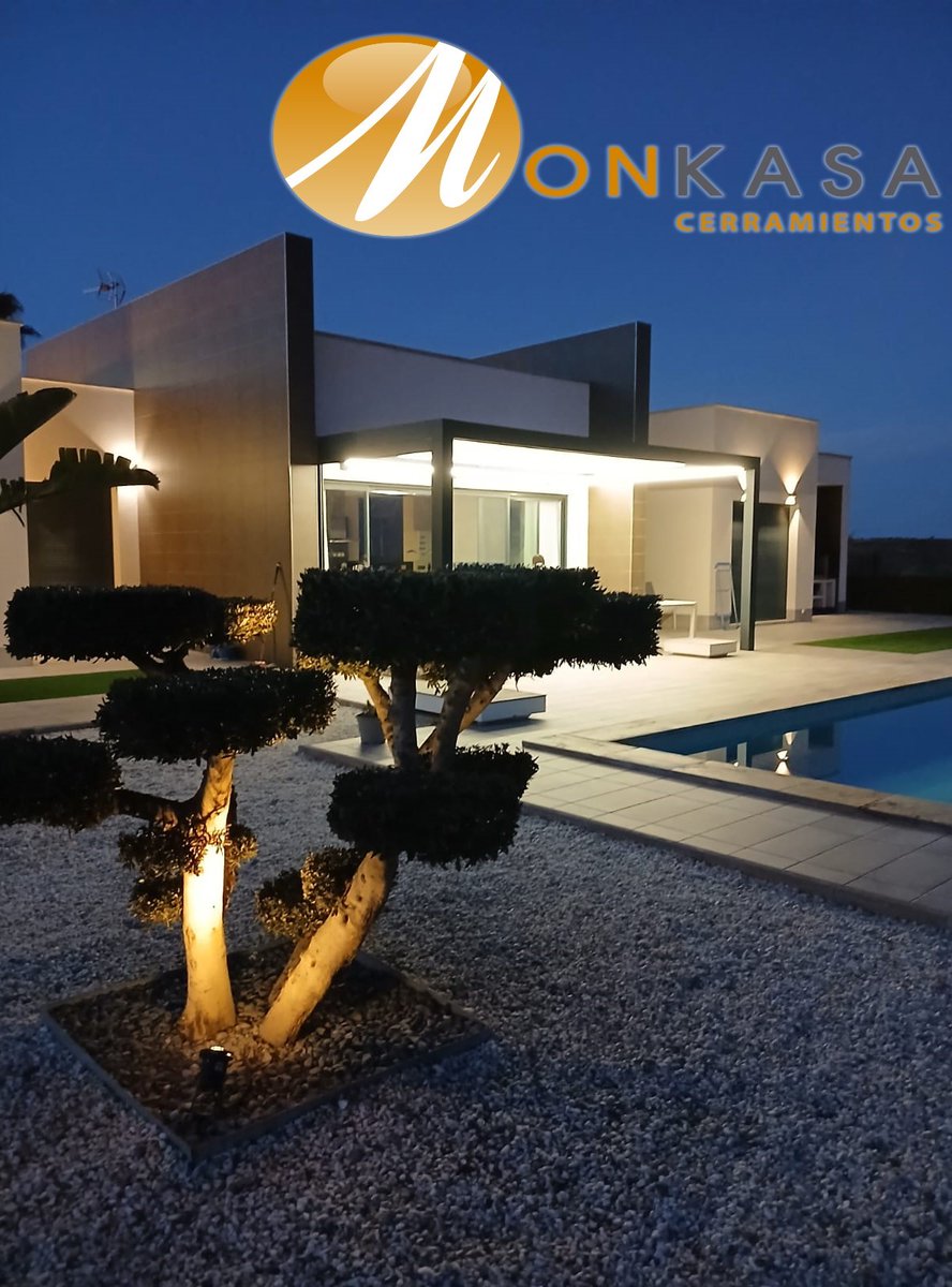 Según es escritor Romano Battaglia: " De noche cada cosa asume formas más leves, más matizadas, casi mágicas. Todo se endulza y se atenúa, incluso las arrugas del rostro y las del alma."
 
Desde <a href="/MONKASACERRA/">MONKASA CERRAMIENTOS</a>  no podemos estar más de acuerdo
.
#PERGOLASBIOCLIMATICASMONKASA