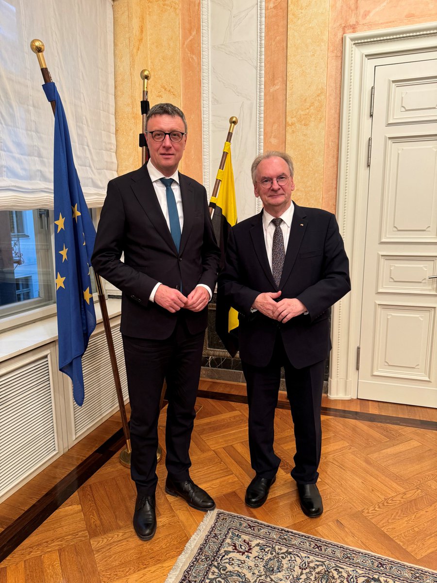 Patrick Cramer (@mpgpresident) on Twitter photo Guter Austausch mit Ministerpräsident <a href="/reinerhaseloff/">Dr. Reiner Haseloff</a> über #Wissenschaft in Sachsen-Anhalt. Mit unseren Instituten in Halle und Magdeburg ist <a href="/maxplanckpress/">Max Planck Society</a> hier stark vertreten. Dieses Jahr werden wir unsere Jahresversammlung in Magdeburg abhalten –Thema: Kreislaufwirtschaft. Guter Austausch mit Ministerpräsident <a href="/reinerhaseloff/">Dr. Reiner Haseloff</a> über #Wissenschaft in Sachsen-Anhalt. Mit unseren Instituten in Halle und Magdeburg ist <a href="/maxplanckpress/">Max Planck Society</a> hier stark vertreten. Dieses Jahr werden wir unsere Jahresversammlung in Magdeburg abhalten –Thema: Kreislaufwirtschaft.