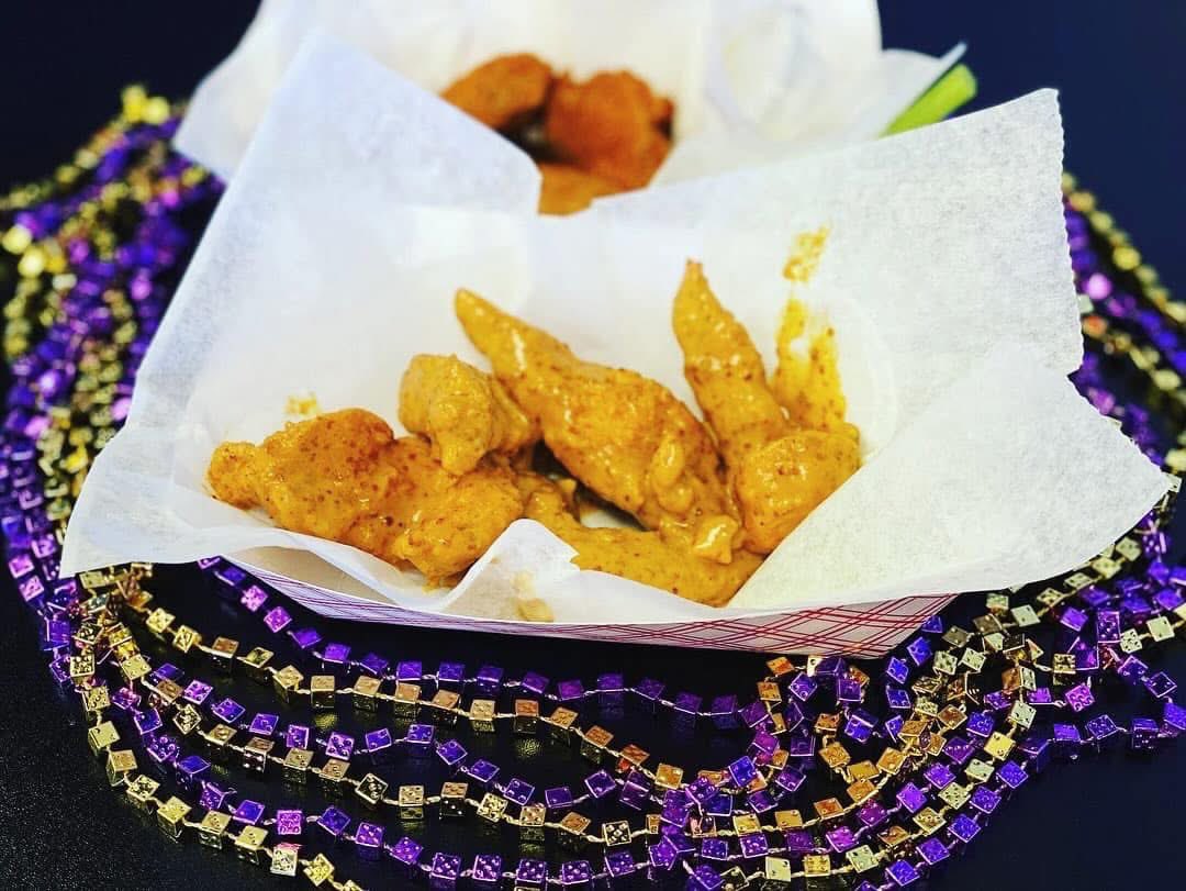 WemosWings's tweet image. 🎭 🍗 Enjoy Mobile’s favorite season, with Mobile’s favorite wings!

📲 Skip the line and order ahead at WemosWings.com or call us at 251-633-5877
#wemos #wings #mobilealabama #mardigras #letthegoodtimesroll
