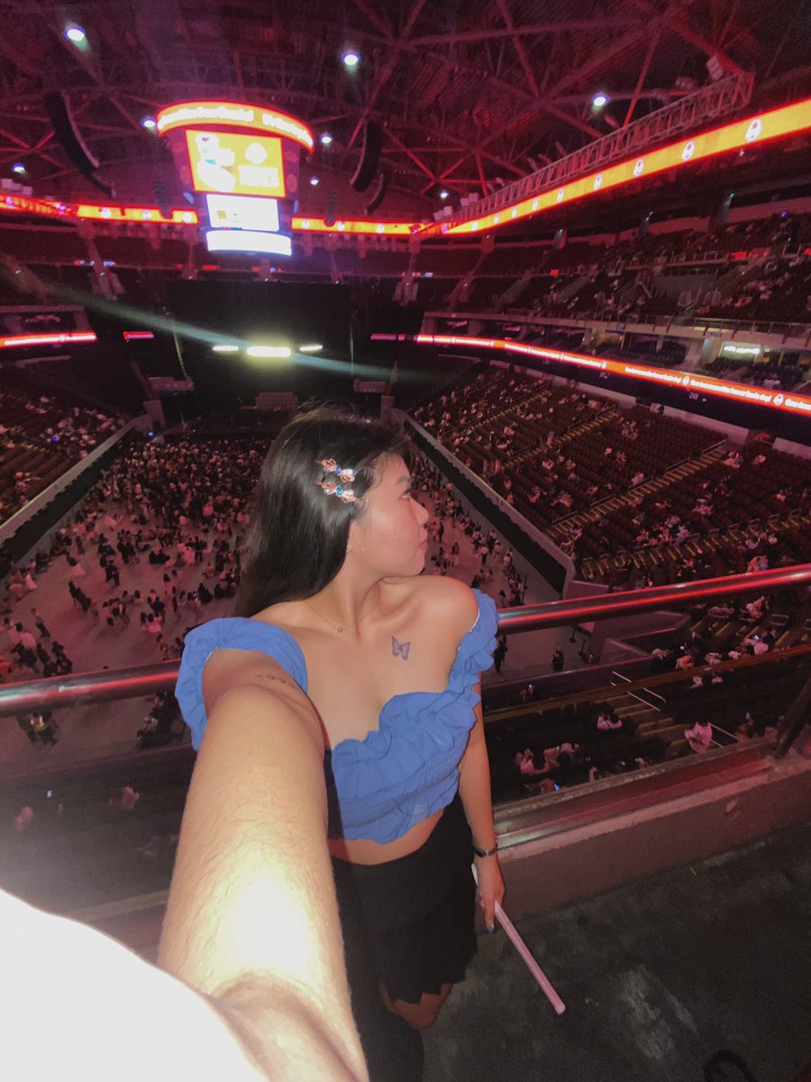 vvviene's tweet photo. aaaaaaaa (late post) #NIKIBuzzTourMNL #NIKIWorldTourPH https://t.co/l8Io9lU1ua