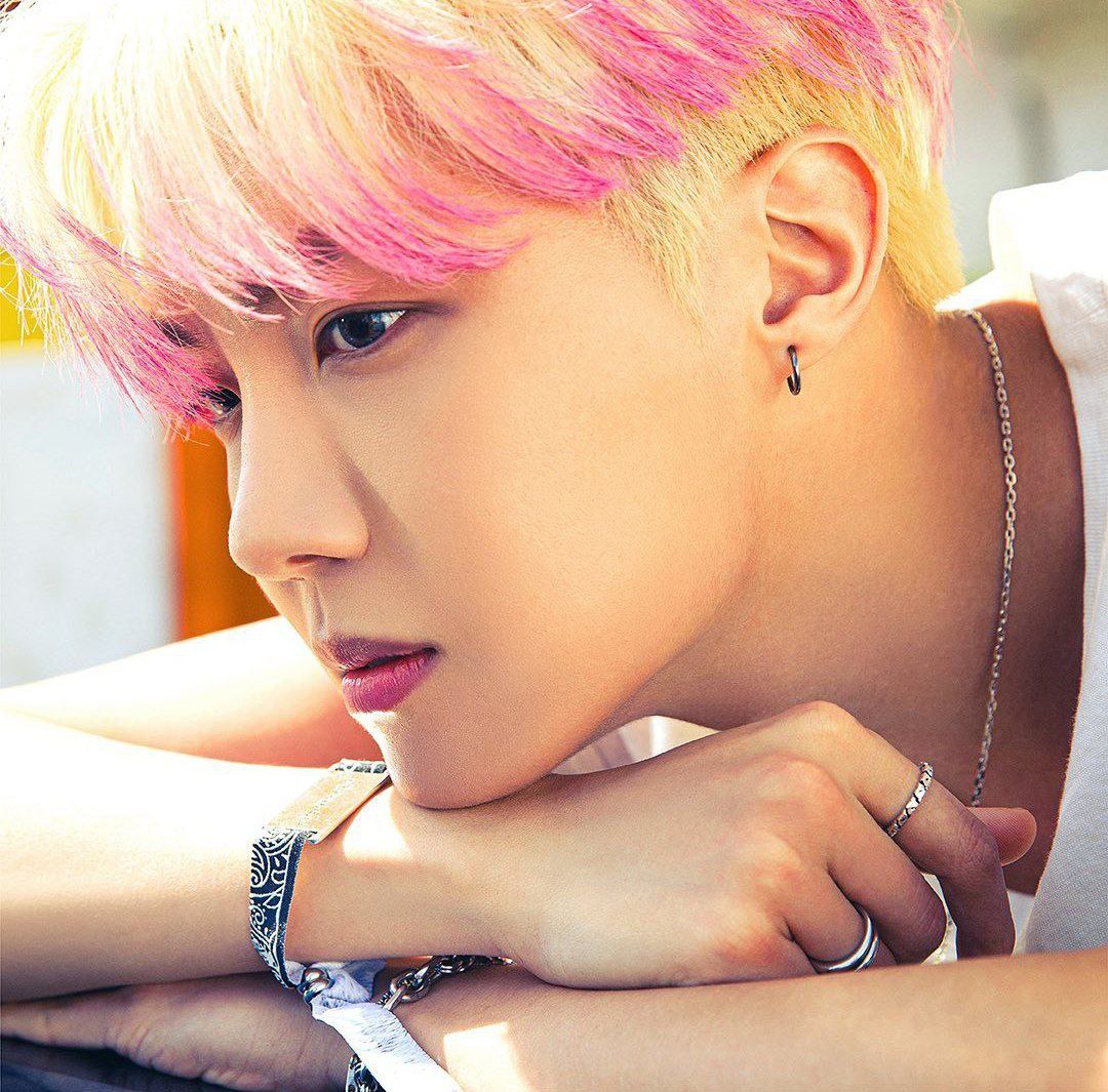 آرمی برای تولد جیهوپ توییت کنید
#HappyjhopeDay
#HappyBirthdayjhope
#JHOPEDAY
#HobiPowerDAY
#OurHobiPower
#EternalsHOPEjhope
#AlwaysWithUARMYHOPE
#HobiOurShiningStar
#ForeverWithHobi
#PrinceOfGwangjuJHOPE
#제이홉_사랑한다고_940218번말했다
#무대위빛나는별_제이홉_생일축하해