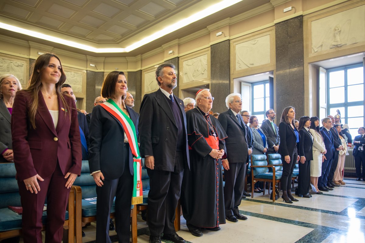Il Presidente Mattarella è stato accolto in Aula Magna dall’Inno nazionale suonato dall’Orchestra del Liceo Mariotti. Un sentito ringraziamento agli studenti e alle studentesse, diretti dal Maestro Francesco Seri, per averci regalato questa bellissima emozione 👏