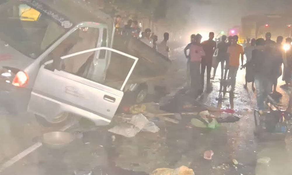 ফেনীতে পিকআপের পেছনে কাভার্ড ভ্যানের ধাক্কা, নিহত ৫