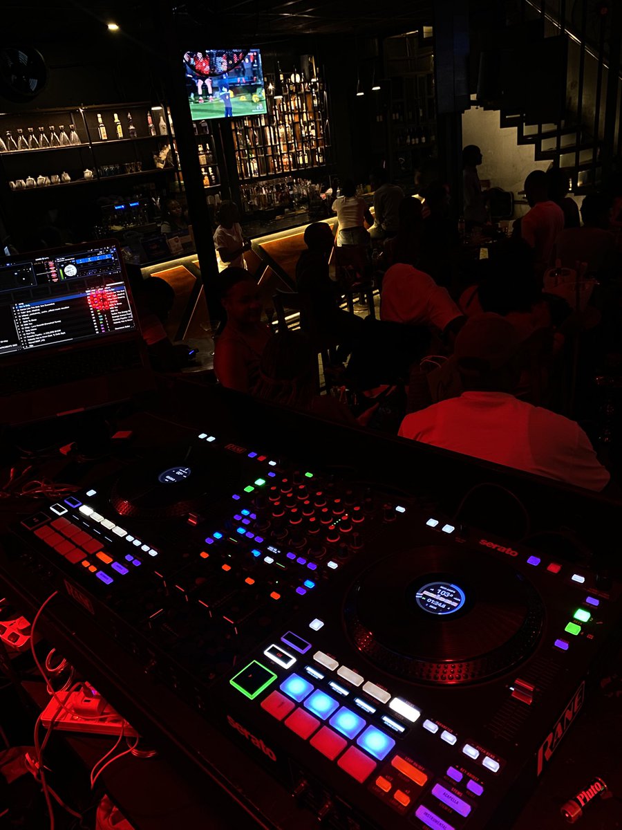 SirLoope's tweet photo. Vibes ku Vibes at @clamato_lounge https://t.co/lQMSLM9ctv