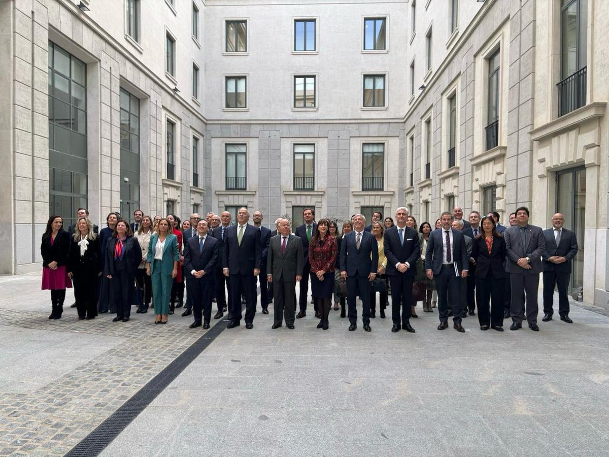 Itamaraty Brasil 🇧🇷 (@itamaratygovbr) on Twitter photo O Ministro Mauro Vieira e o chanceler espanhol <a href="/jmalbares/">José Manuel Albares</a> participaram do “Diálogo Espanha-Brasil”, organizado pela Fundação Conselho Espanha-Brasil, que reúne entidades do setor empresarial e da sociedade civil. ⬇️🧵 O Ministro Mauro Vieira e o chanceler espanhol <a href="/jmalbares/">José Manuel Albares</a> participaram do “Diálogo Espanha-Brasil”, organizado pela Fundação Conselho Espanha-Brasil, que reúne entidades do setor empresarial e da sociedade civil. ⬇️🧵