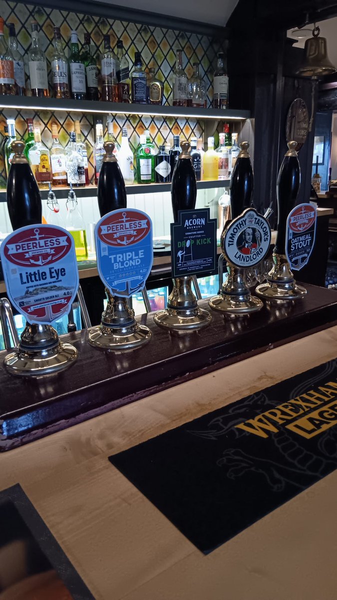 Tonight is Monday Club night, with an offer of 3 pints of cask ale for £12.00. Everyone is welcome and should find either <a href="/PeerlessBrewing/">Peerless Brewing</a> Oatmeal Stout or <a href="/AcornBrewery/">Acorn Brewery</a> Barnsley Bitter among the 5 strong range. Join us between 5 to 9pm. #cheshirecaskale #cheshirepubs  #stout