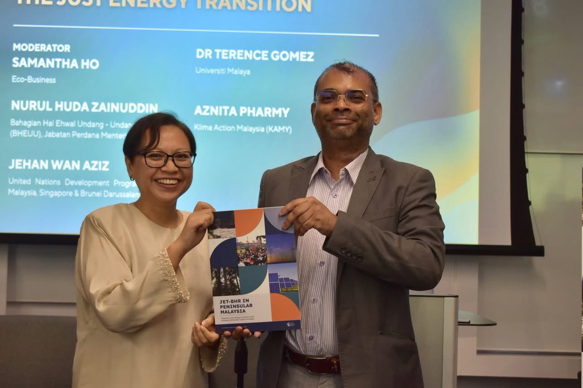 liberationxxx's tweet image. Happy to contribute to @KlimaAction &apos;s report -JET-BHR Just Energy Transition with Business and Human Rights. Thanks Nadiah Quarantasei and team of #TotalLegends for the opportunity for @ns_initiative11 to contribute. 

Full report
klimaactionmalaysia.org/_files/ugd/39a…
