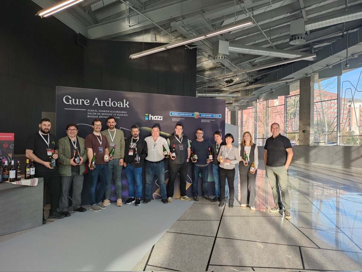 Gaur Euskal Sagardoa dastatzeko aukera izan dute Euskal Edarien Elkargunera gerturatu direnek. Gure edarien sektorearen erakusleiho bikaina gaurkoa!