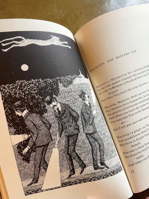 eliotfoundation's tweet image. Happy 100th Birthday Edward Gorey!
A well known lover of cats, Gorey illustrated the 1982 edition of Old Possum's Book of Practical Cats 🐈⬛