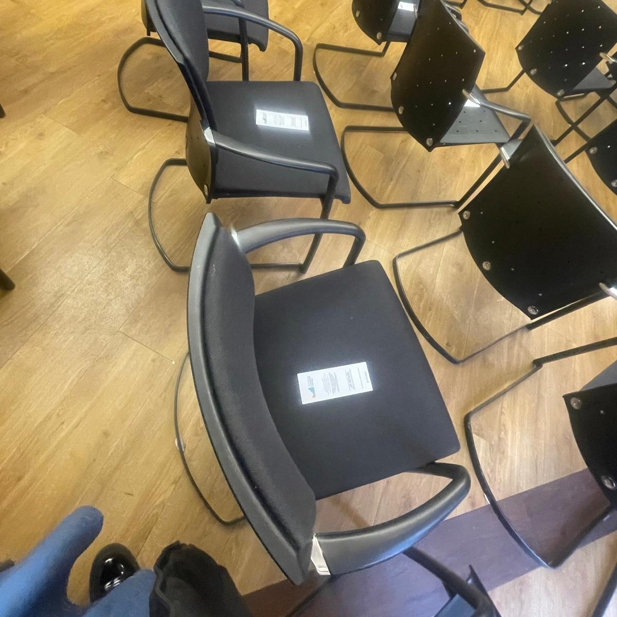 MindingCreative's tweet image. Big thanks to @CPDarndale for having us speak at their symposium today #Darndale

Hopefully the 60+ creatives listening understand how we can support them in their creative careers
+ in their own personal wellbeing 

 Our free services are all detailed here: