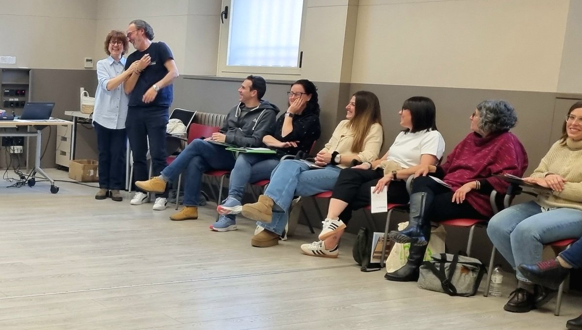 VedrunaCat's tweet photo. #Gràcies per dir que SÍ! 30 educadors comencen la trobada Arrels/Raíces de les fundacions educatives #Vedruna de Catalunya i Espanya. Som en terra sagrada Vedruna, a Vic, per enfortir el lideratge pedagògic a les nostres escoles. #escolacompromesa https://t.co/f3FDSZpnOP