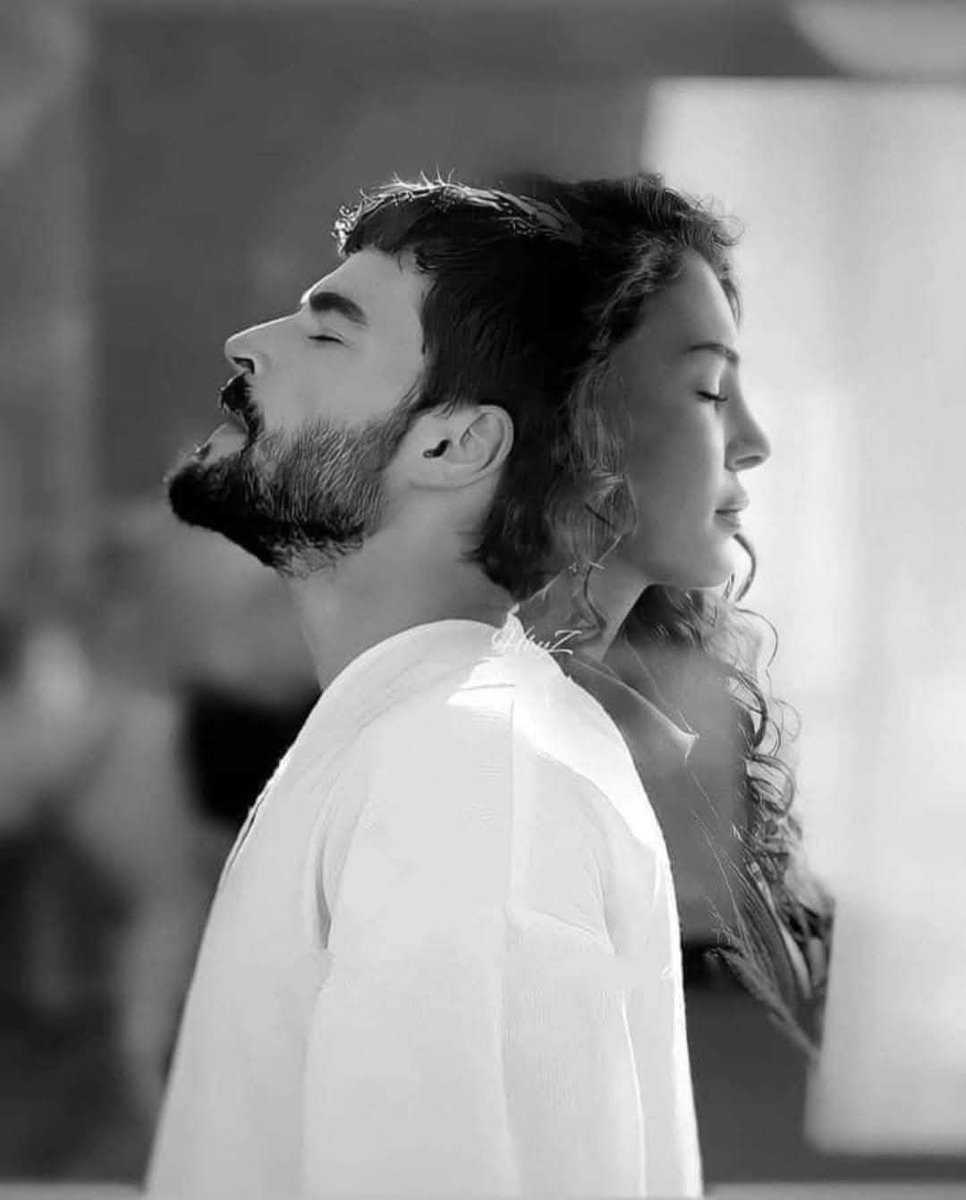 أشتاق إليكِ بقلب مُتعب، ينتظر حديثك..