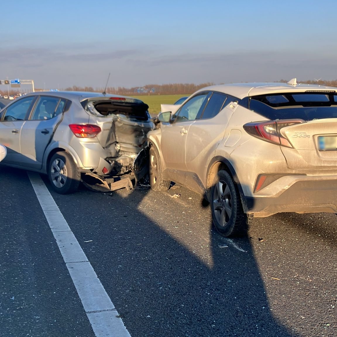 Ongeval op A27 bij Lexmond: Ambulance en berger ter plaatse
