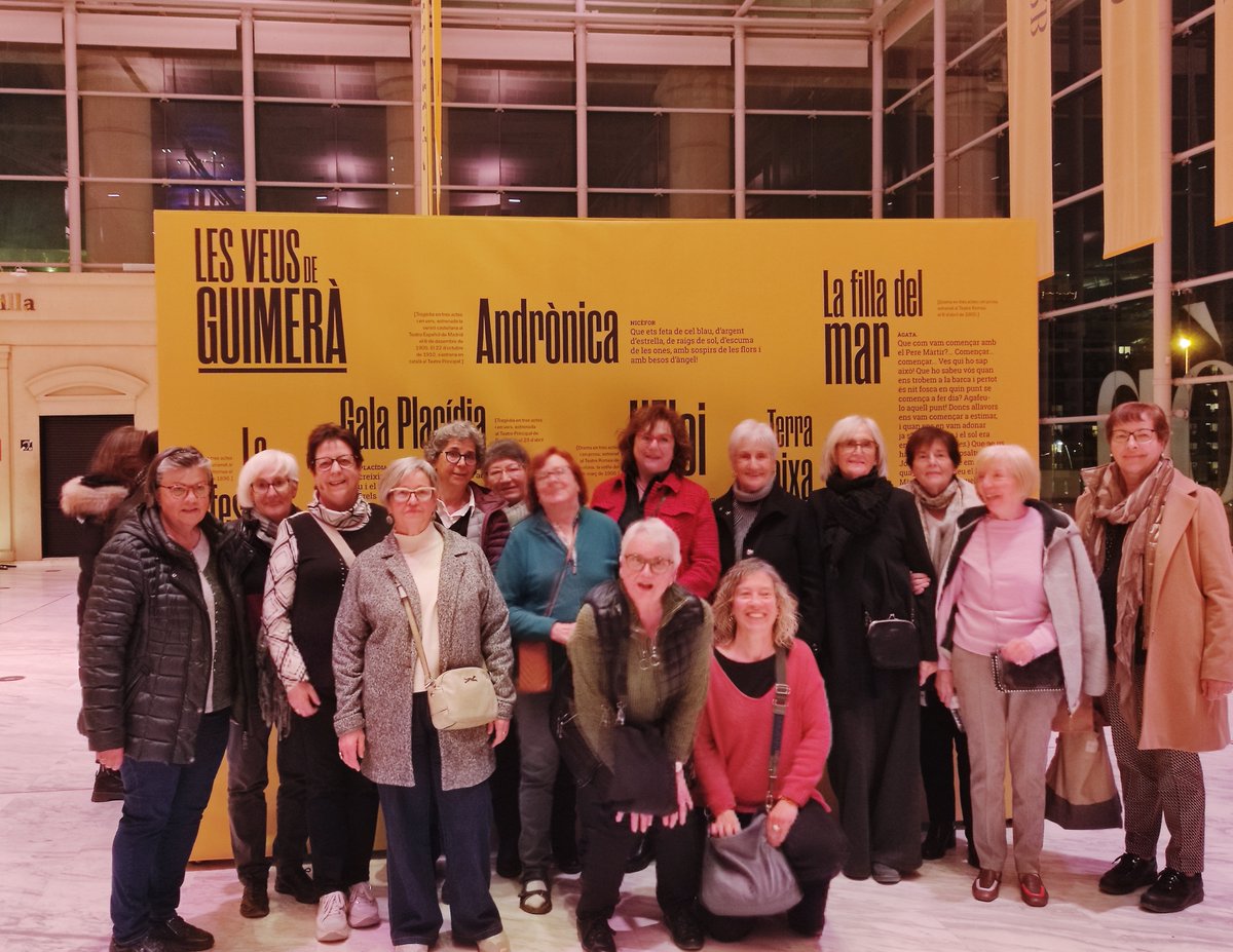Divendres vam anar al <a href="/teatrenacional/">TNC</a> a veure l'obra 'L'aranya' d'Àngel Guimerà.
Ens va agradar molt l'adaptació feta pel director Jordi Prat i Coll, i els actors i les actrius ho van fer 🔝🔝🔝.
Us la recomanem!
#llegirelteatre #BiblioMoià90