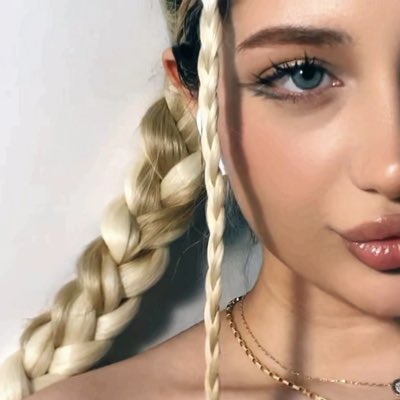 N🍓FTмн tweet media