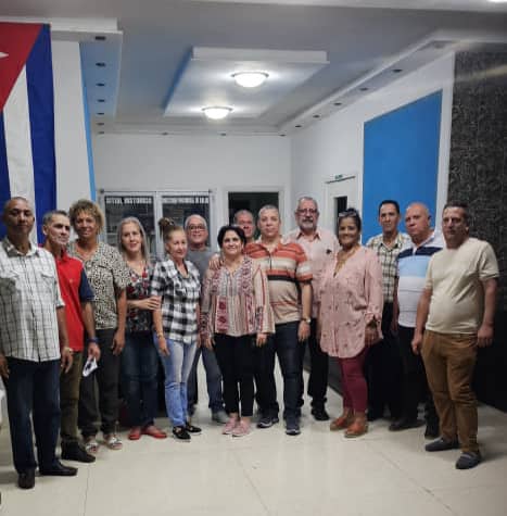🩺 En #Holguín, se le da seguimiento desde el <a href="/MINSAPCuba/">Ministerio de Salud Pública de Cuba</a> a temas cruciales como la vigilancia epidemiológica y la formación técnica continua. 
➡️ Provechoso encuentro liderado por la doctora Yadira Nodarse, fortaleciendo la salud en nuestras provincias orientales 🇨🇺