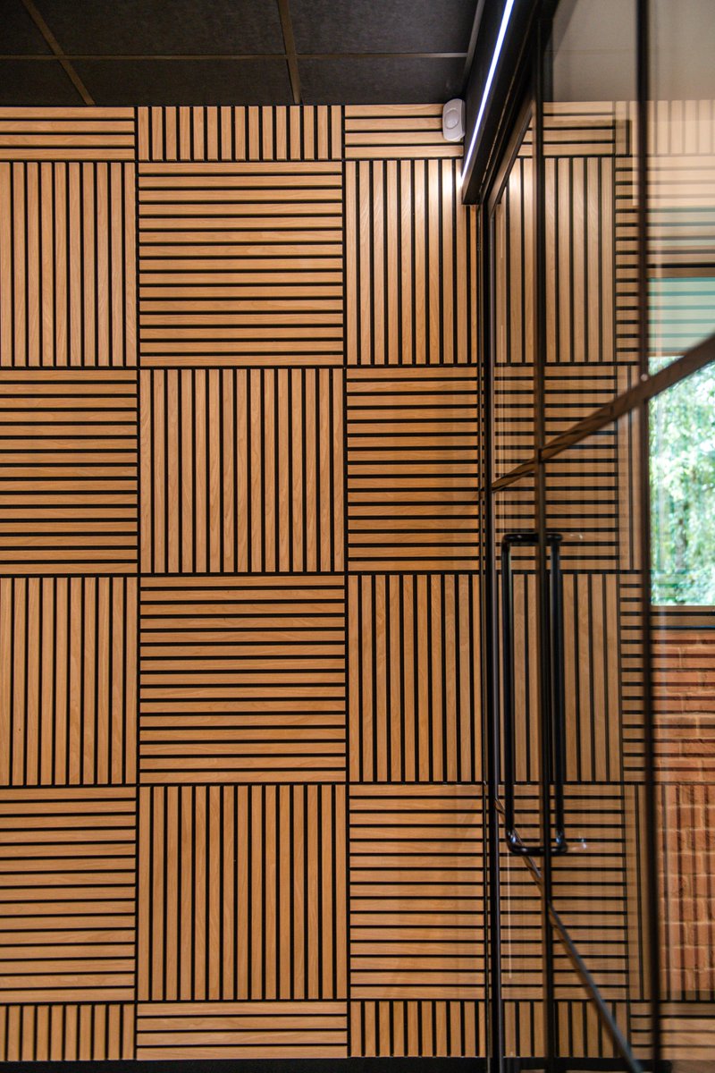MPLInteriors's tweet image. Timber wall slats…..reinvented

The MPL design team is loving these wooden tiles – all the clean line feels with a twist!

Do you think they have 1970s, cool retro vibes?

#timber #timberslats #featurewall #interiordesign #officedecor