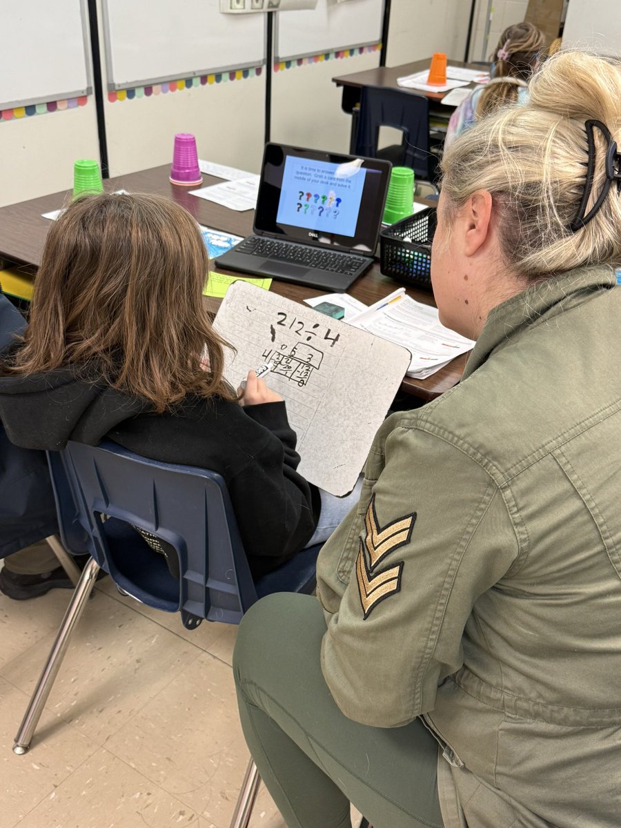 BarkerFinckCrew's tweet image. Student-led conferences are always a great way for kids to showcase their learning and reflect on their goals! We are so proud of their ownership! #BestFourthGradersInTheDistrict #JCPSJourneyToSuccess @JCPS_CAO #BigRoomBigGoals