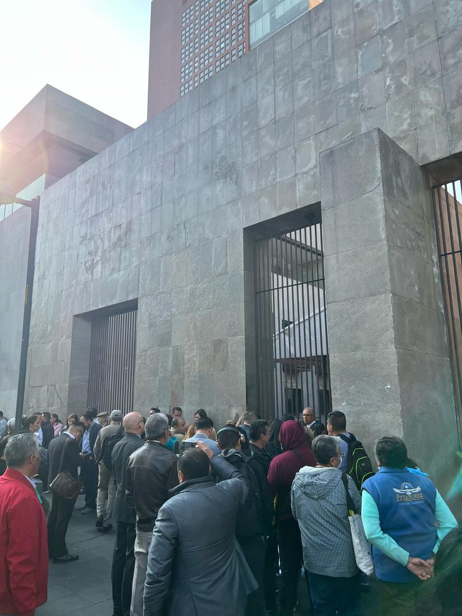 xicortesgaitan's tweet photo. Cerrados los Juzgados Familiares @PJCDMX #Ineptitud #ineficientes solo dieron motivos para que lleguen los jueces del Bienestar https://t.co/Wrz7zIHVOf