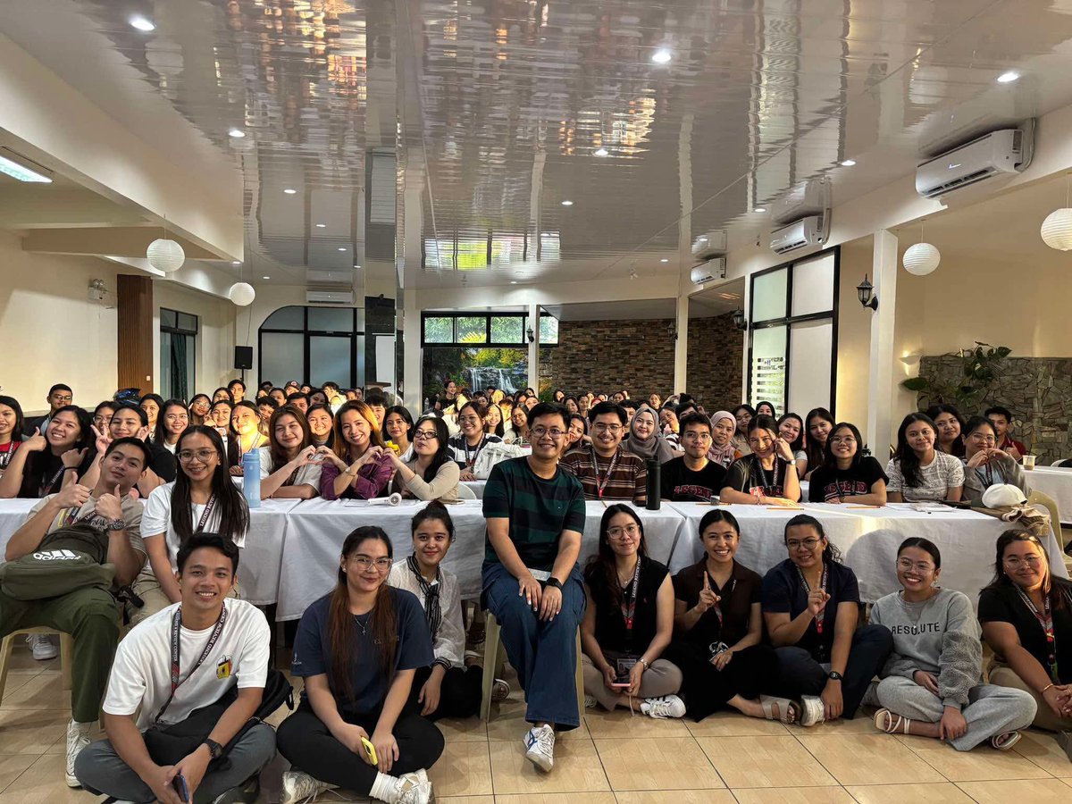 LegendReviewPH's tweet photo. First day of FINAL COACHING at #LegendDavao with Sir Francis Isaac Estrada, RMT, MLS(ASCPi). Sir Francis placed 6th in the March 2023 MTLE. @RMTified2023 

Thank you so much sir! 🫶🏻

#teamlegend #teamtobeat #march2025rmts #legenddavao https://t.co/m6S1G8cwpr